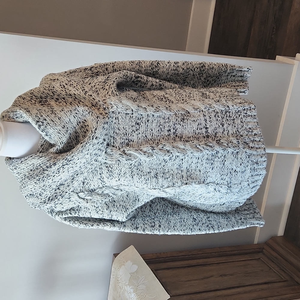MARKET & SPRUCE braided sweater
